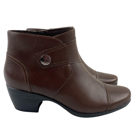 Clarks Women’s Brown Leather Zip Up Comfort Sole Approx 2” Heel Ankle Boots Sz 8 - Picture 1 of 12
